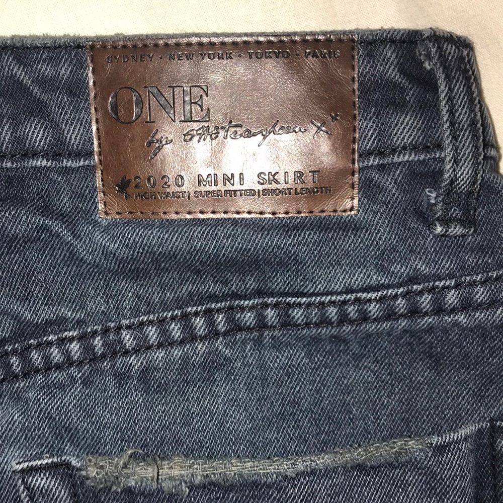 NWOT One Teaspoon Fox Black 2020 Mini Skirt - Picture 5 of 6